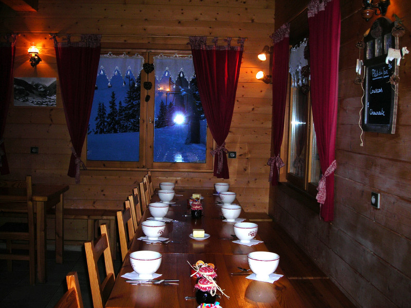 salle restaurant arolles - © arolles salle restaurant arolles