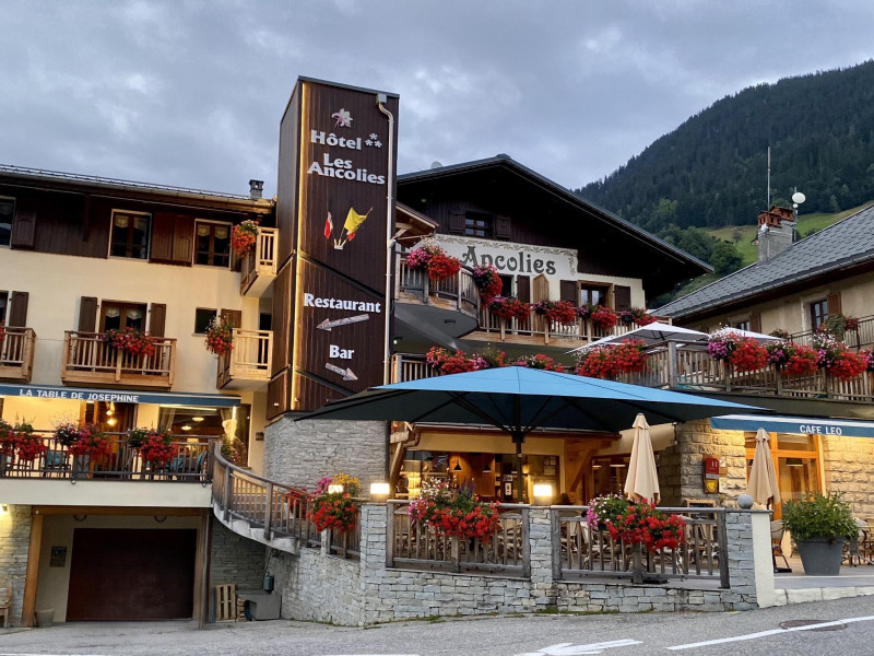 Hotel 33