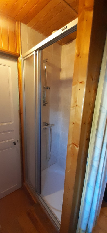 09-douche-no2-6055876 09-douche-no2-6055876
