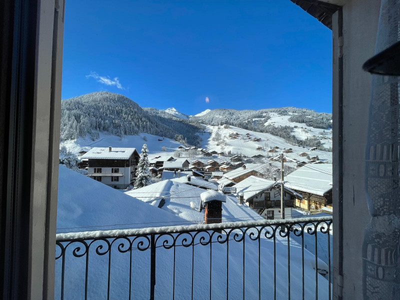14-areches-m-vue-montagne-6335430