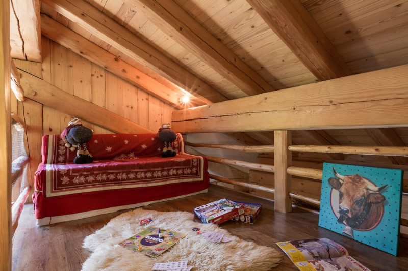 coin mezzanine coin mezzanine