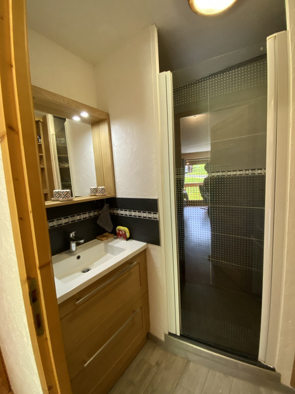 _lv_images__lot_0000000031_09_4786106 _lv_images__lot_0000000031_09_4786106