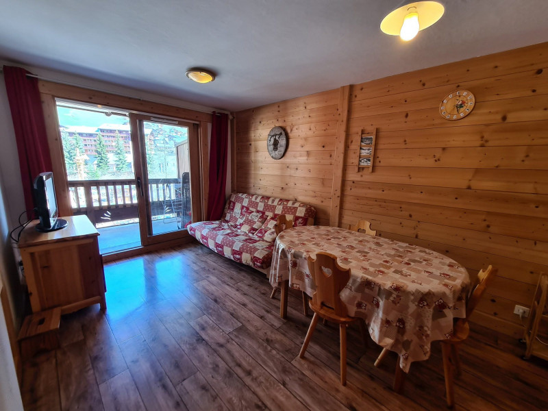 _lv_images__lot_0000000064_09_5329865