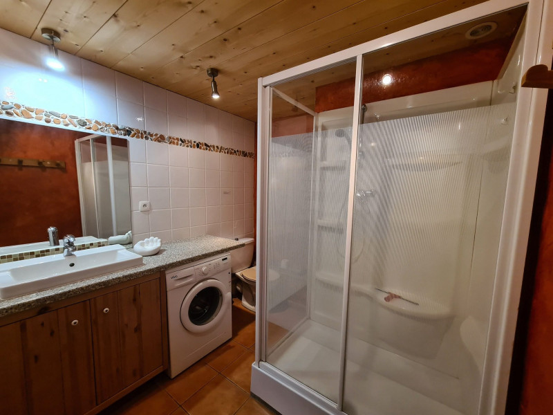 _lv_images__lot_0000000134_08_5428331