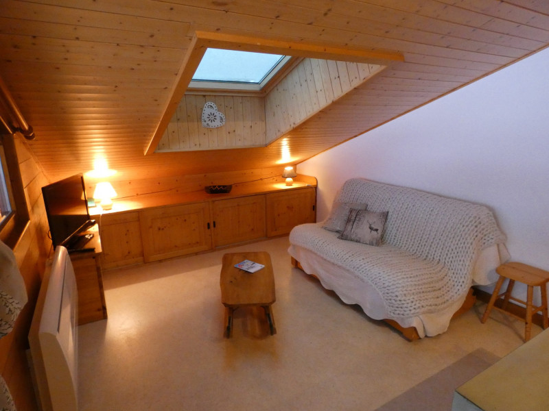 _lv_images__lot_0000000212_01_4832192