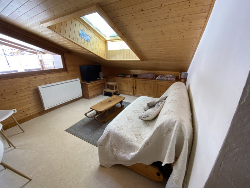 _lv_images__lot_0000000212_10_5124103