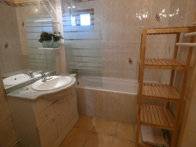 _lv_images__lot_0000000226_06_5510886