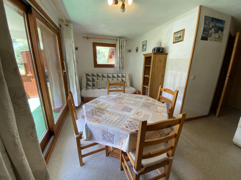 _lv_images__lot_0000000231_11_5117165