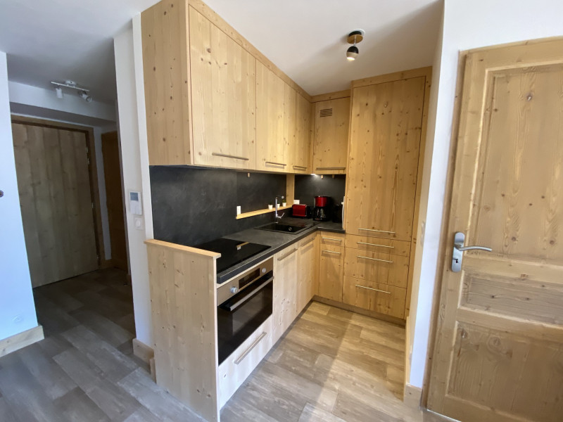 _lv_images__lot_0000000234_03_5499434