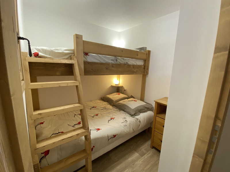 _lv_images__lot_0000000234_06_5375034