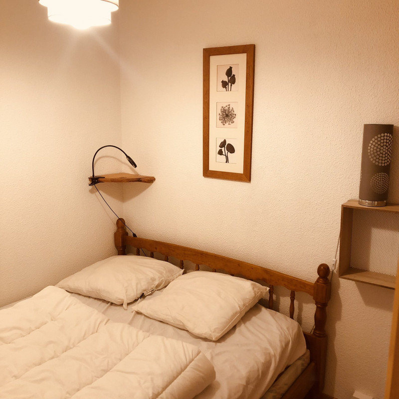 _lv_images__lot_0000000244_03_5444114