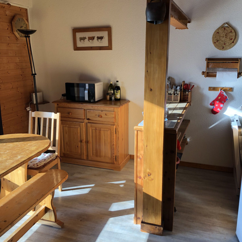 _lv_images__lot_0000000244_10_4928459 _lv_images__lot_0000000244_10_4928459