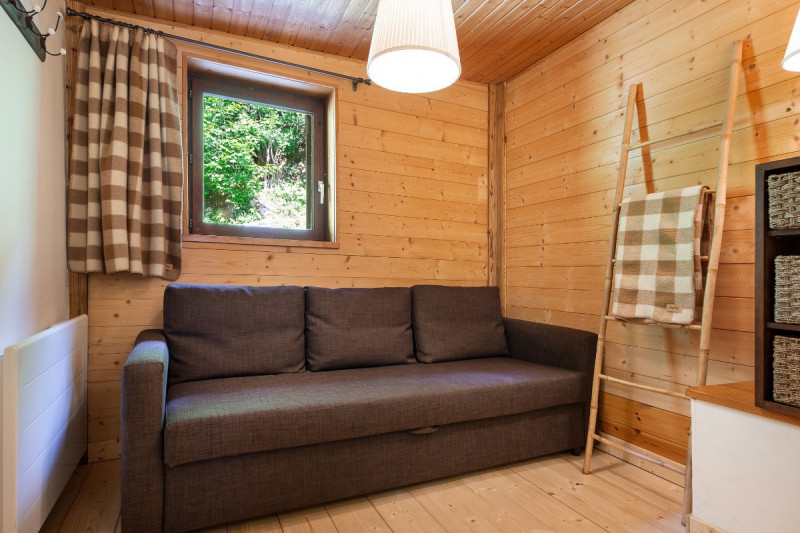 _lv_images__lot_0000000247_11_5155147